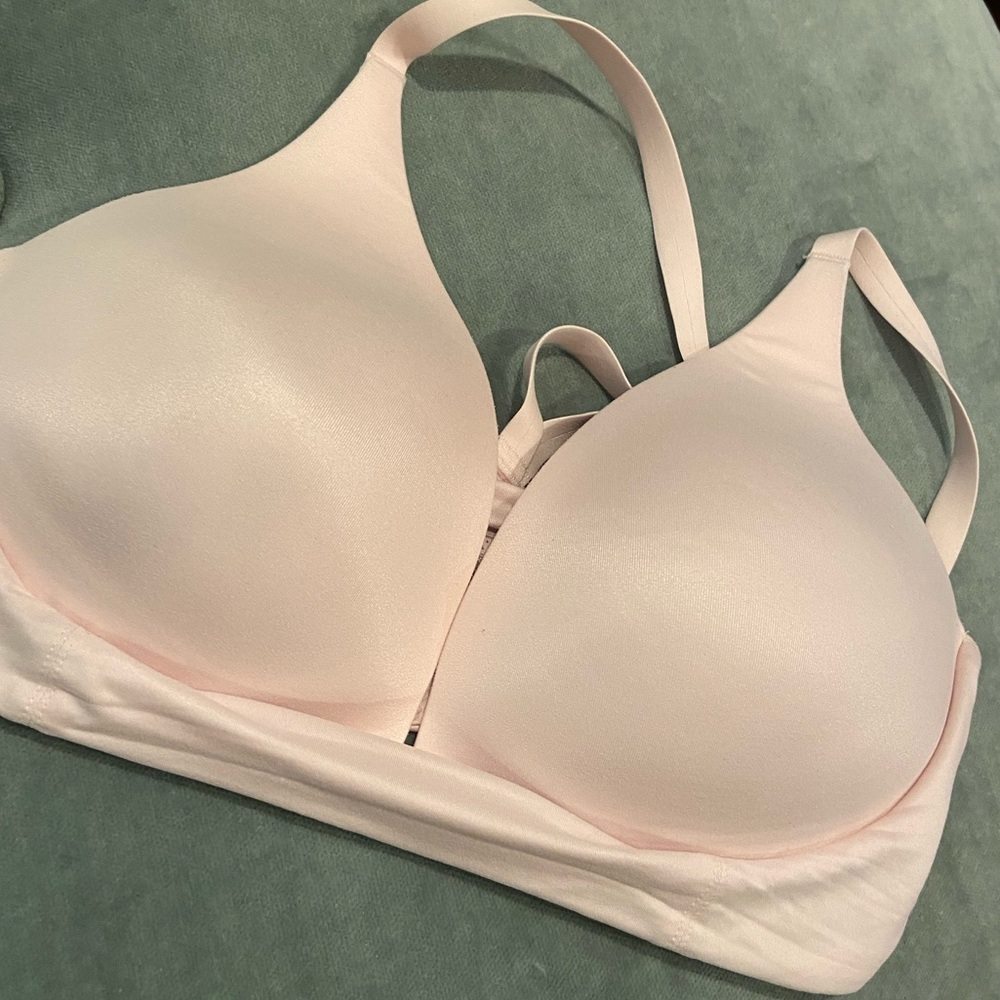 Victoria's Secrer lined plunge bra
